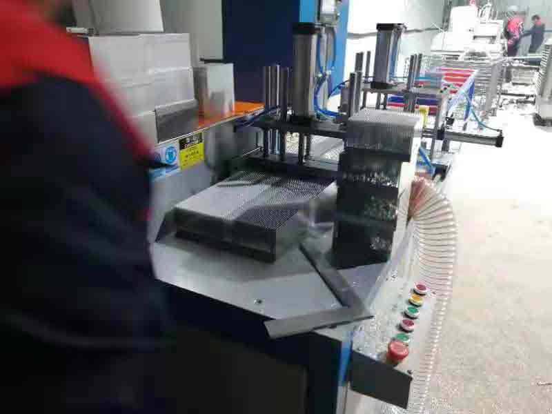 鋁型材散熱器切割最怕毛刺卷邊？帶你走進我司客戶現場